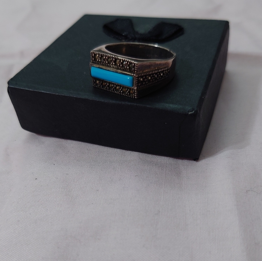 Vintage Style Turquoise Unisex Ring With An Intricate Design